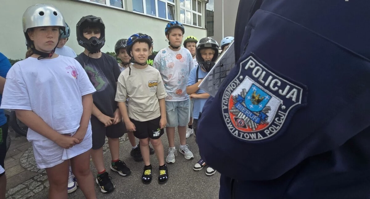 Czwartoklasiści z Imielina zdali egzamin pod okiem policjanta