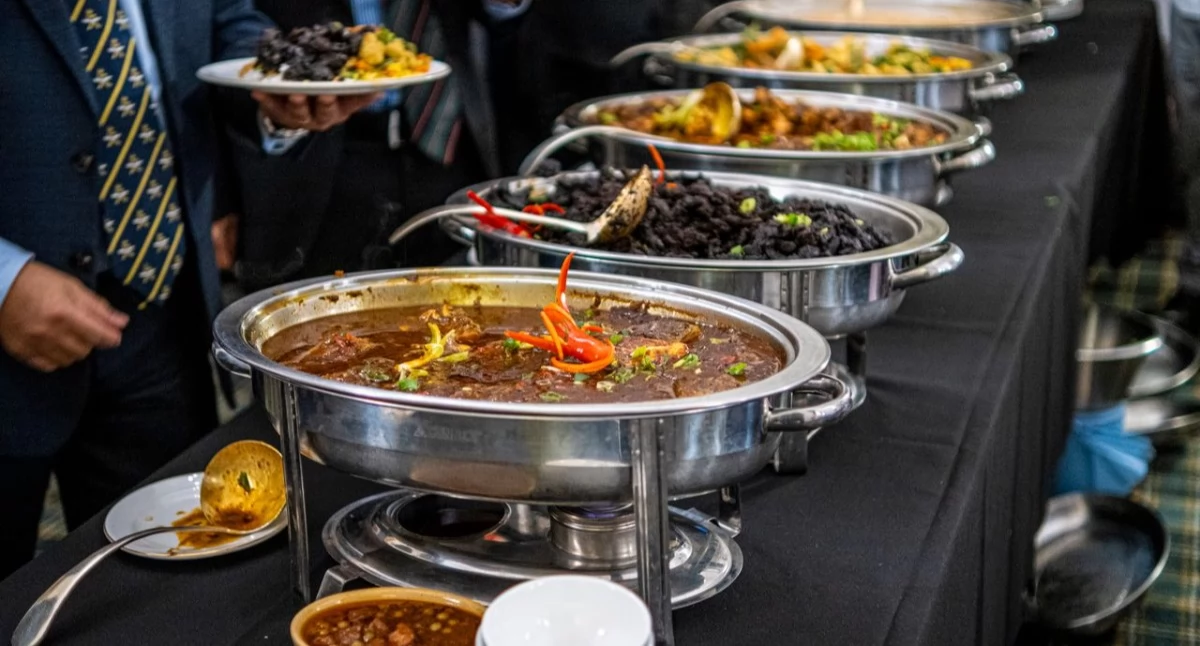 Jak wybrać catering okolicznościowy dopasowany do charakteru wydarzenia