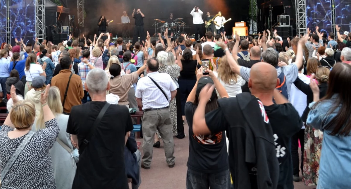 Wakacyjne koncerty w Mysłowicach. Wystąpią After Party, C-Bool i Dedis