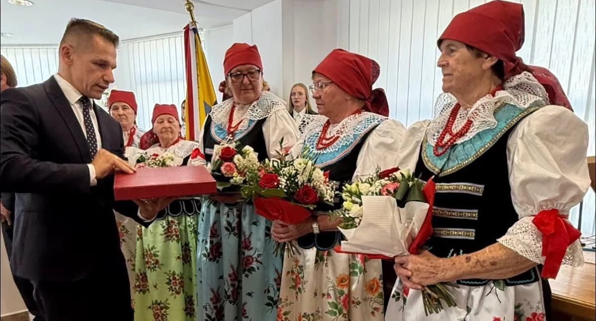 Kopciowiczanki uhonorowane Złotą Odznaką Honorową za Zasługi dla Województwa Śląskiego