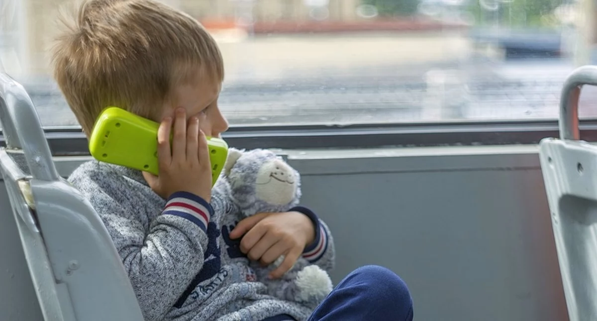 Koniec z telefonami w szkołach podstawowych i przedszkolach. Sejm podjął decyzję
