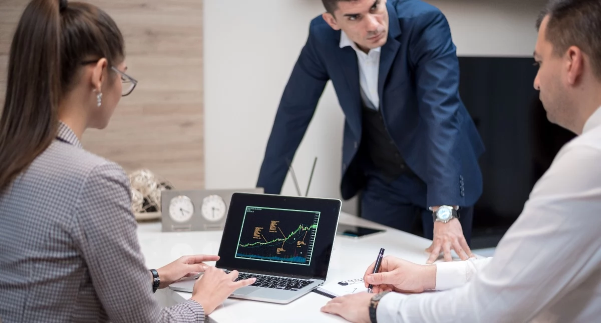 Ile kosztuje system ERP i jak ocenić opłacalność wdrożenia?