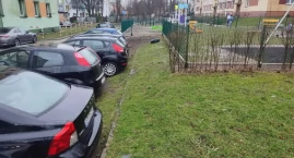 Plac zabaw wśród spalin