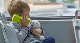 Koniec z telefonami w szkołach podstawowych i przeds&hellip;