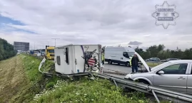 Wypadek na A4 w Mysłowicach. Przewrócony kamper, zab&hellip;
