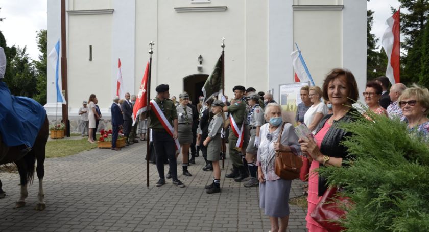 Uroczyste obchody w Wyszogrodzie 100.rocznicy Bitwy Warszawskiej wraz z odsłonięciem i poświęceniem odnowionego pomnika nagrobnego szer.ułana Jana Mąkowskiego