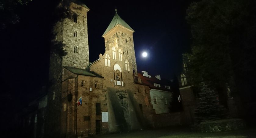 Komunikat Przewodniczącego Konferencji Episkopatu Polski wobec nowych obostrzeń sanitarnych podczas zgromadzeń religijnych