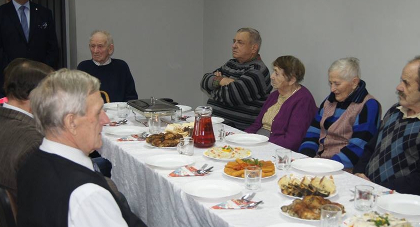 WIGILIA DLA SAMOTNYCH W DDP SENIOR-WIGOR  W STANOWIE .