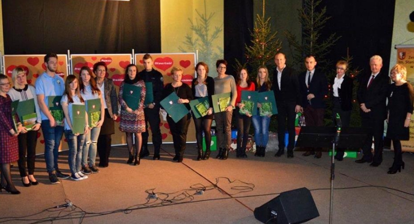 Zespół Szkół im. J. Śniadeckiego w Wyszogrodzie uczestniczyła w Powiatowym Dniu Wolontariusza w Gąbi