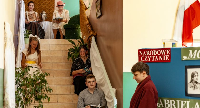 Narodowe Czytanie w Szkole Podstawowej w Rębowie 