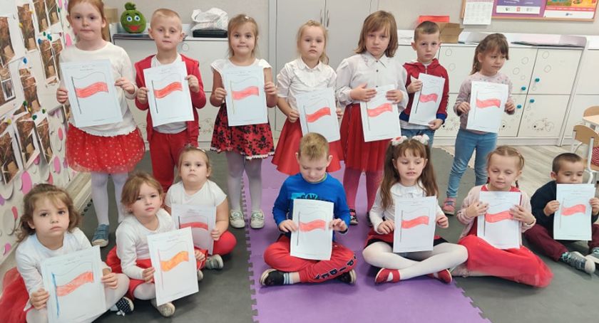 Dzieci z Oddziału Przedszkolnego przy SP w Grodźcu dla Niepodległej
