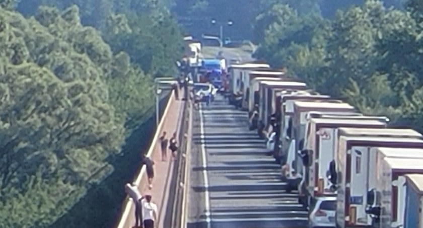 Wypadek na moście  w Wyszogrodzie droga nr 50 zablokowana 16.08.2022 godz 15,30