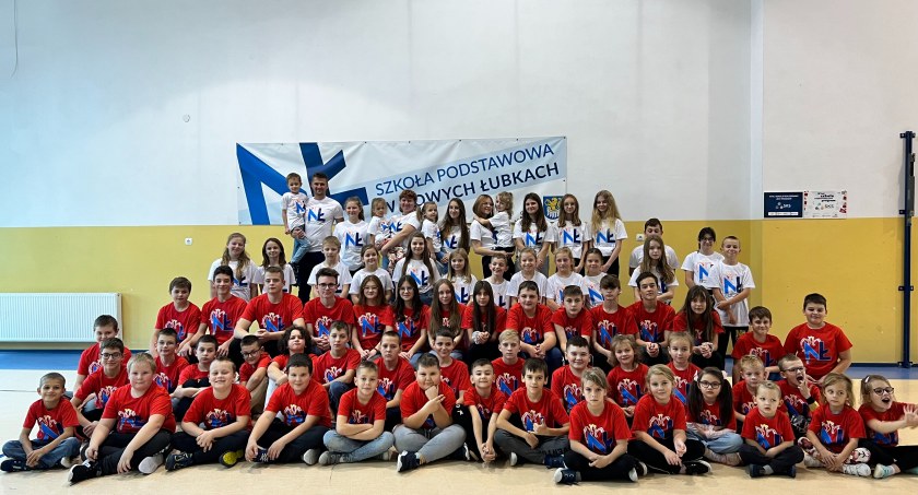 KOSZULKI SZKOLNE ORŁA BIAŁEGO 2022/2023 W NOWYCH ŁUBKACH