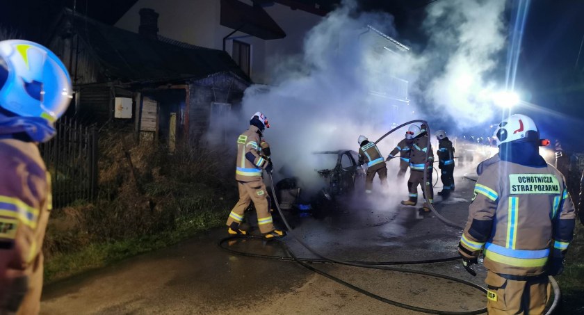 28 grudnia 2022 pożar samochodu Czerwińsk nad Wisła