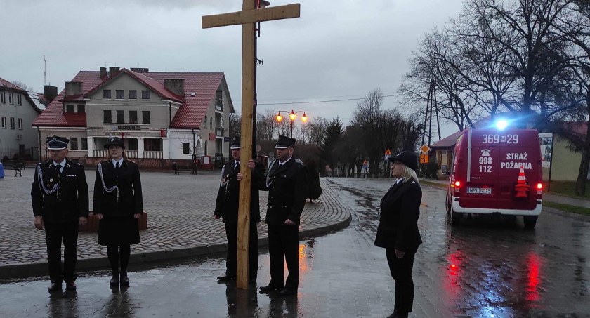 Droga krzyżowa Wyszogród 31.03.2023 Foto relacja