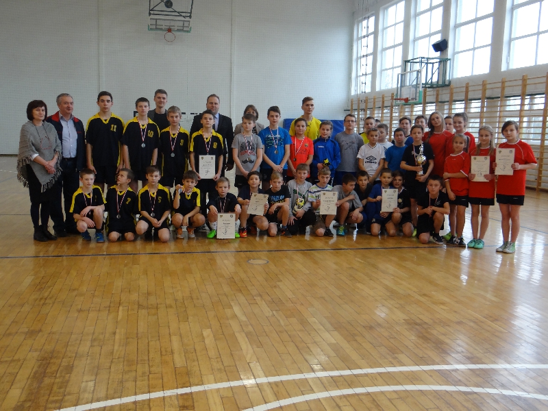 TURNIEJ HALOWEJ PIŁKI NOŻNEJ JUNIORÓW - FERIE 2015