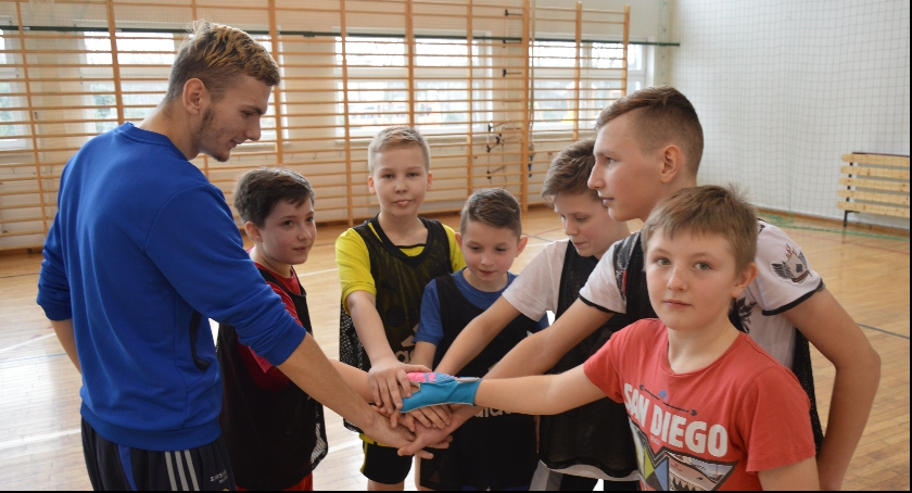 II TURNIEJ HALOWEJ PIŁKI NOZNEJ JUNIORÓW U-13 Klubu Sportowego 