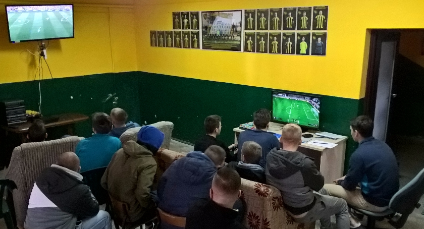  TURNIEJ FIFA 17 W ŚWIETLICY WIEJSKIEJ W BULKOWIE