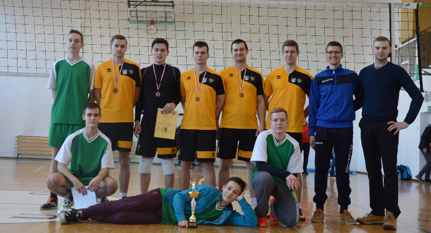 V TURNIEJ SIATKARSKI W BULKOWIE