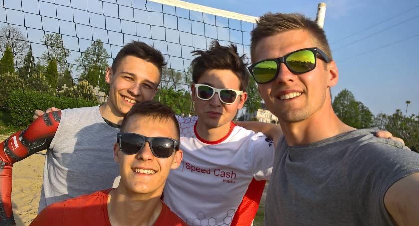 BOISKO PLAŻOWEJ PIŁKI SIATKOWEJ OTWARTE DLA WSZYSTKICH