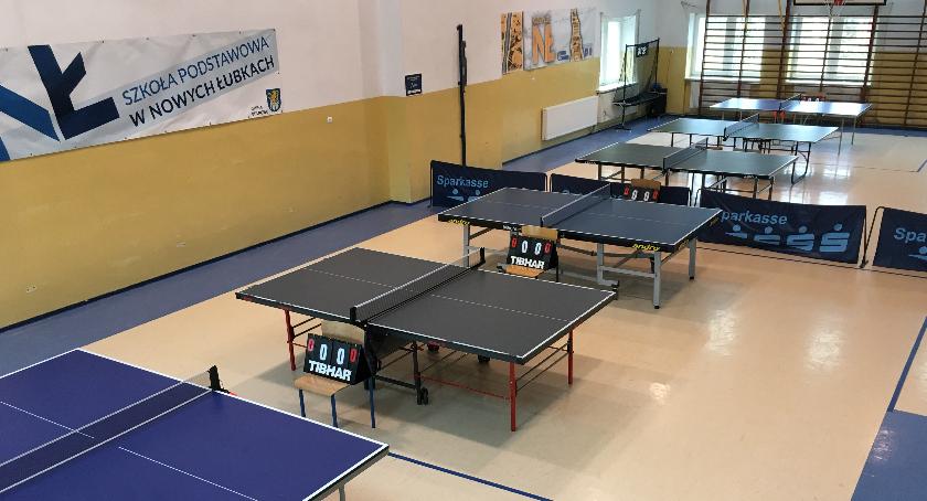 NOWE ŁUBKI GOSPODARZEM POWIATOWYCH ZAWODÓW W TENISIE STOŁOWYM 2021/2022