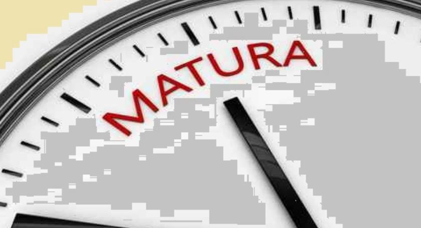 Pierwszy dzień egzaminu maturalnego za maturzystami