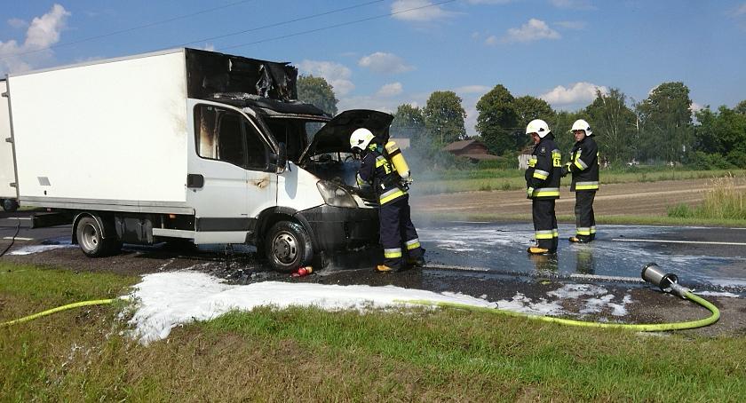 Pożar samochodu na drodze nr 50 w Wyszogrodzie 
