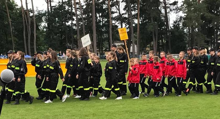 SUKCES DRUŻYN Z GMINY RADZANOWO NA POWIATOWYCH ZAWODACH SPORTOWO POŻARNICZYCH OSP
