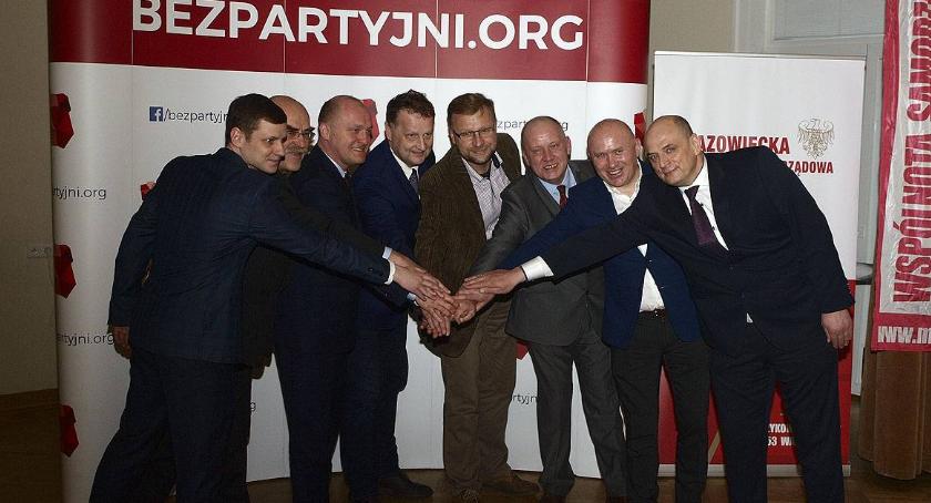 Warszawa, Mazowsze, Polska. Łączymy siły.