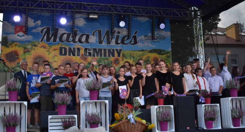 Przyznano Nagrody Wójta Gminy Mała Wieś za osiągnięcia w roku szkolnym 2017/2018