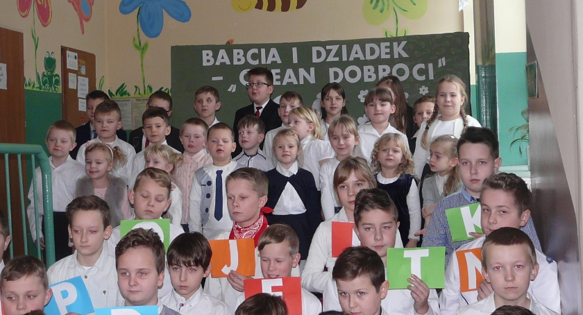 Dzień Babci i Dziadka w Szkole Podstawowej w Rębowie