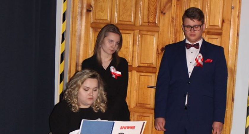 KONCERT NIEPODLEGŁOŚCIOWY w Zespole Szkół im. Jana Śniadeckiego w Wyszogrodzie