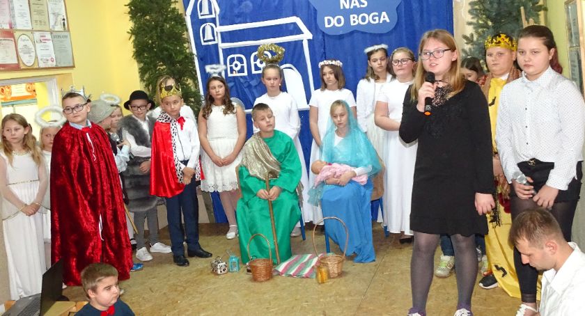 Wieczór Świąteczny w Szkole Podstawowej im. Kardynała Stefana Wyszyńskiego w Goławinie.