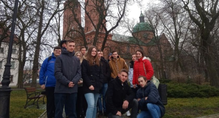 Młodzieży z ZS im. Królowej Jadwigi w Czerwińsku nad Wisłą. Wycieczka przedmiotowa do Płocka