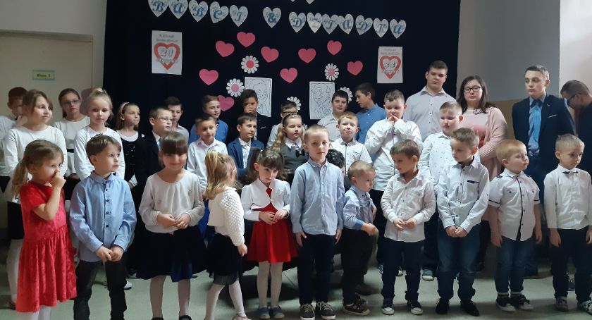 Dzień Babci i Dziadka w Niepublicznej Szkole Podstawowej w Nowym Radzikowie