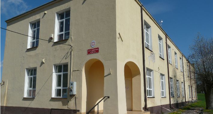 SZKOŁA PODSTAWOWA W RĘBOWIE W OBIEKTYWIE