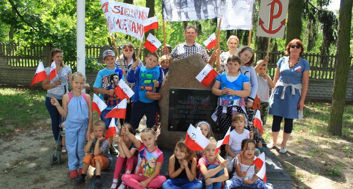 WAKACYJNE SPOTKANIA W GCK MULTIOSADA W MAŁEJ WSI 