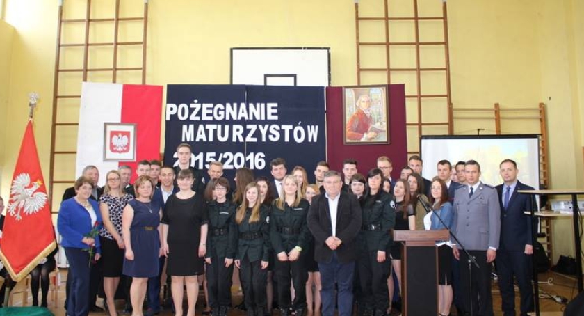  Zespół Szkół im. Jana Śniadeckiego w Wyszogrodzie-pożegnanie maturzystów