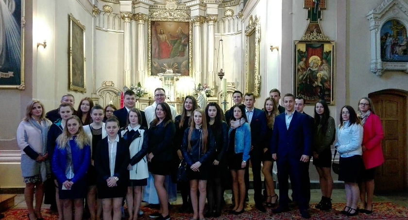 Maturzyści 2016 - w kościele Świętej Trójcy w Wyszogrodzie