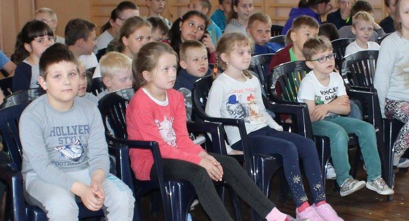 Gminne Centrum Kultury i Sportu w Bodznoie zorganizowało spektakl teatralny