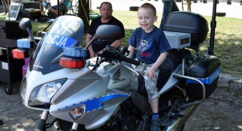  Przepisy ruchu drogowego- na pikniku motoryzacyjnym. 