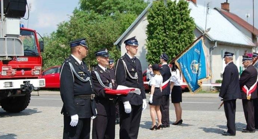 Przekazanie i poświęcenie nowego samochodu ratowniczo-gaśniczego.