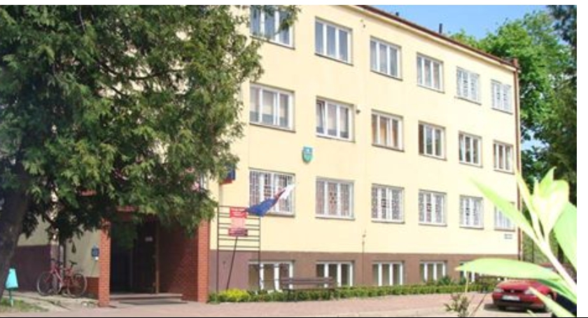 Radzanowo czeka na znalezienie ładunku wybuchowego w urzędzie...