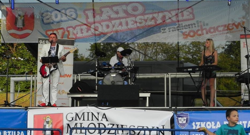  „Lato w Młodzieszynie z Radiem Sochaczew”.