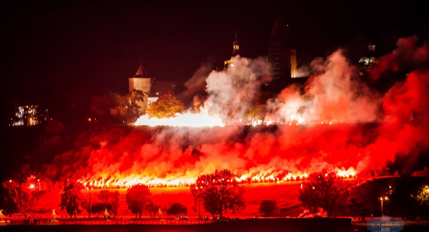 Płoccy kibice upamiętnili 96. Bohaterską Obronę Płocka