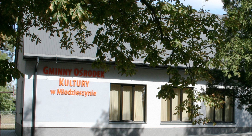 Gminny Ośrodek Kultury w Młodzieszynie.
