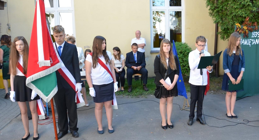 Rozpoczęcie roku szkolnego 2016/2017 w Gimnazjum w  Małej Wiesi