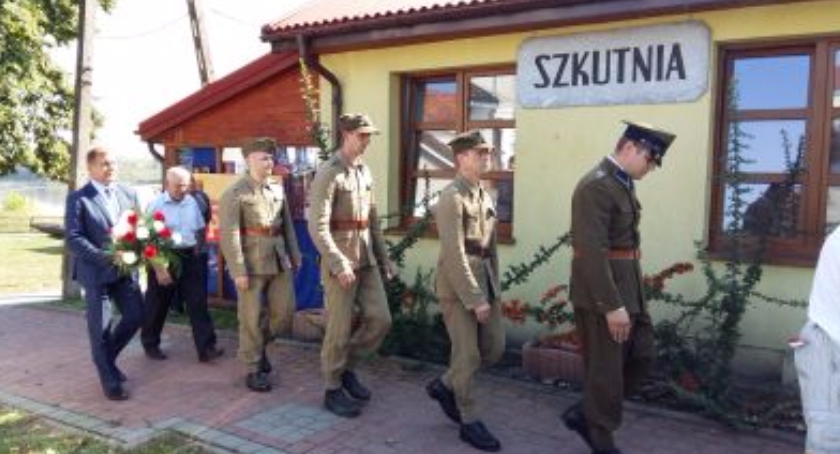 Uroczystości pod pomnikiem Bohaterów Bitwy nad Bzurą	