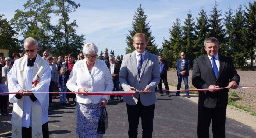 UROCZYSTE OTWARCIE DROGI GMINNEJ W JURYSZEWIE