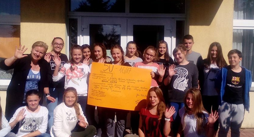 Gimnazjum w Bulkowie -  Samorządna szkoła powinna być jak drużyna sportowa.